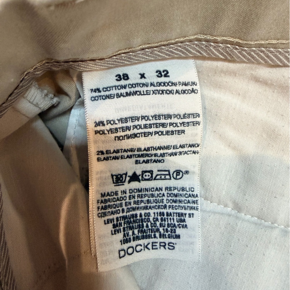 Dockers Iron Free Khaki Men’s 38x32 Beige Flat Front Wrinkle Resistant Chinos - Picture 3 of 9
